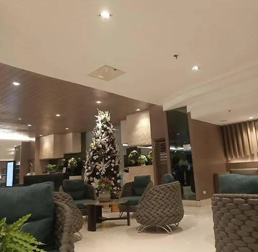 1 Bedroom With Balcony Near Moa *