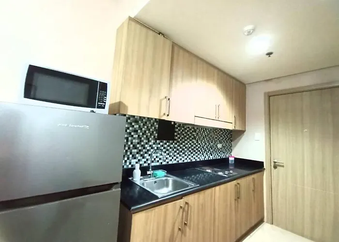 1 Bedroom With Balcony Near Moa * Манила