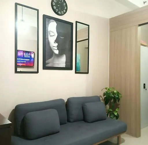 1 Bedroom With Balcony Near Moa *