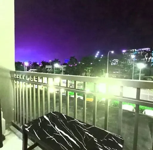 1 Bedroom With Balcony Near Moa * Манила